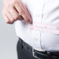 過体重や肥満男性は、精液量や精液濃度、総精子数において少ない傾向があることを示した論文